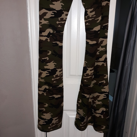 Bell bottom Camo pants stretchy material. - Picture 4 of 4